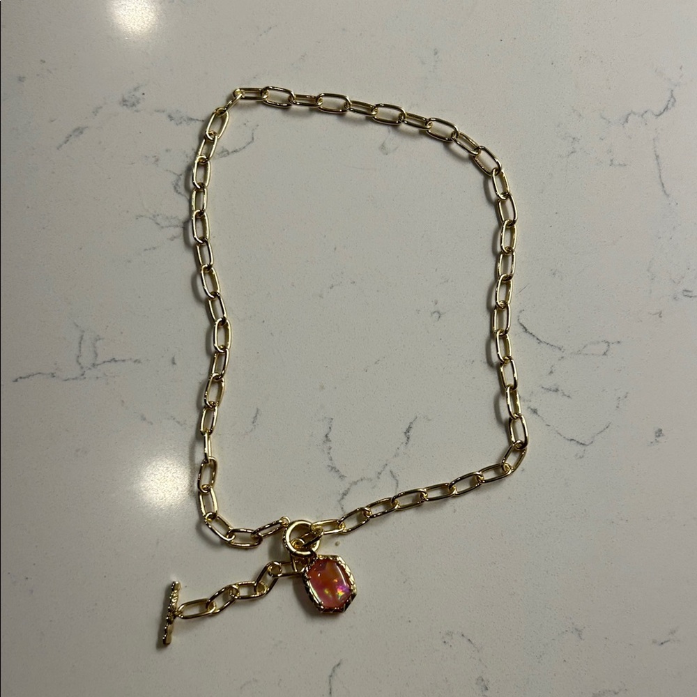 Kendra Scott Daphne Gold link Necklace with light Pink Pendant